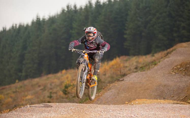 graham gives it a go with the Santa Cruz syndicate